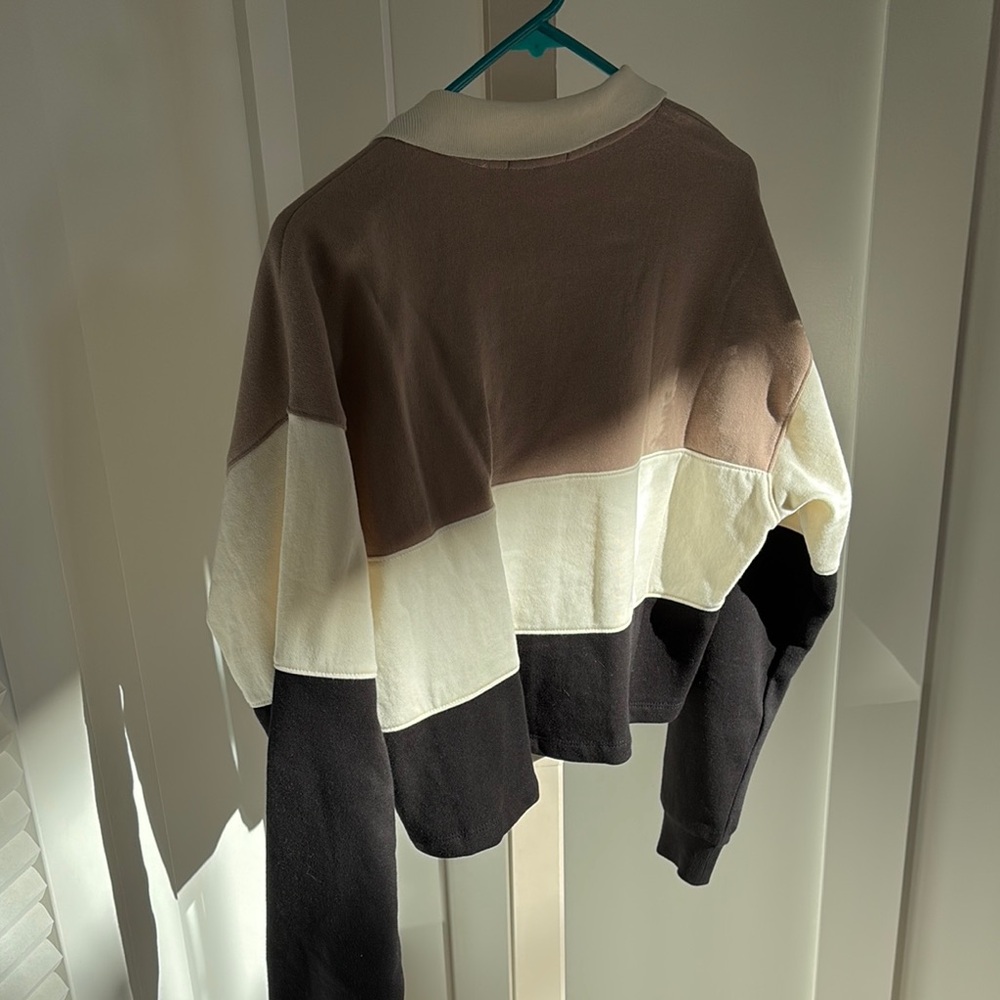 Colorblock Collared Sweater - Picture 2 of 2